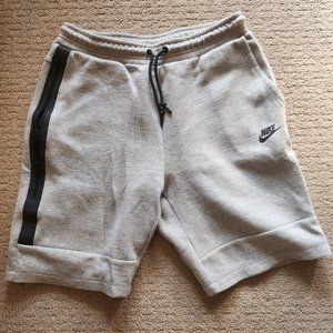 Nike Sportswear Tech Fleece Shorts (Size M)